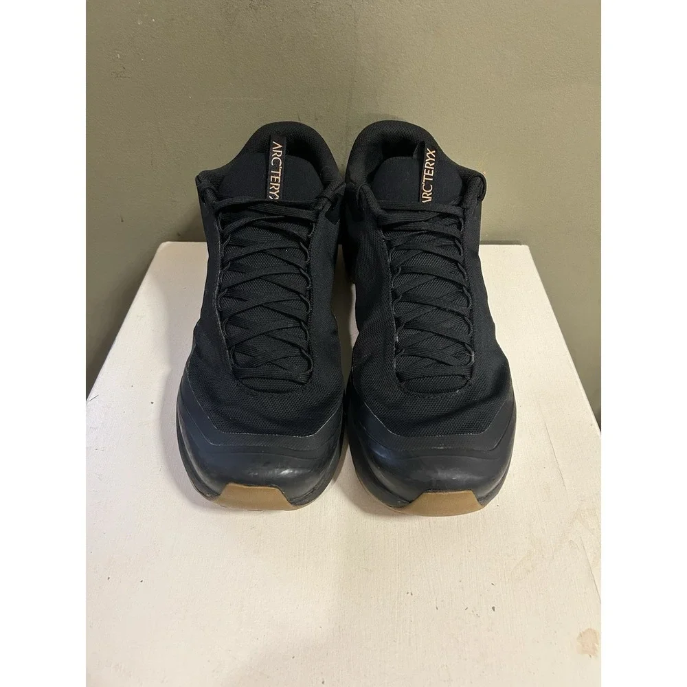 Arc'teryx Men's Aerios FL Trail Shoe in Black with Gum Outsole
